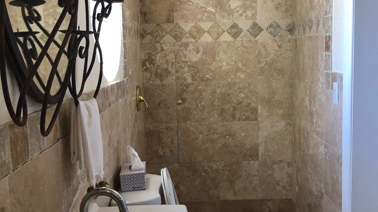 Photo of Bathroom in Estate South Slob