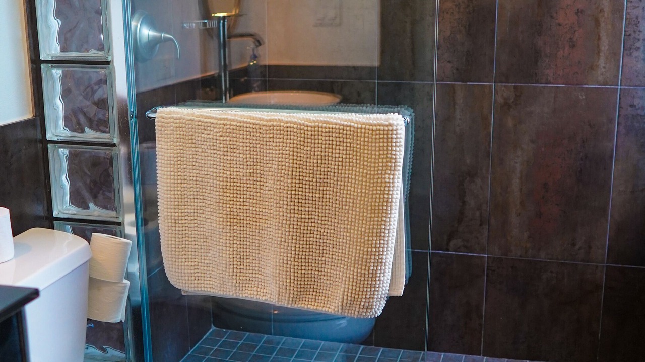 Photo of Bathroom in Estate Western Water Island