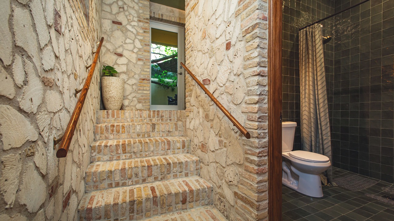Photo of Bathroom in Estate East Street