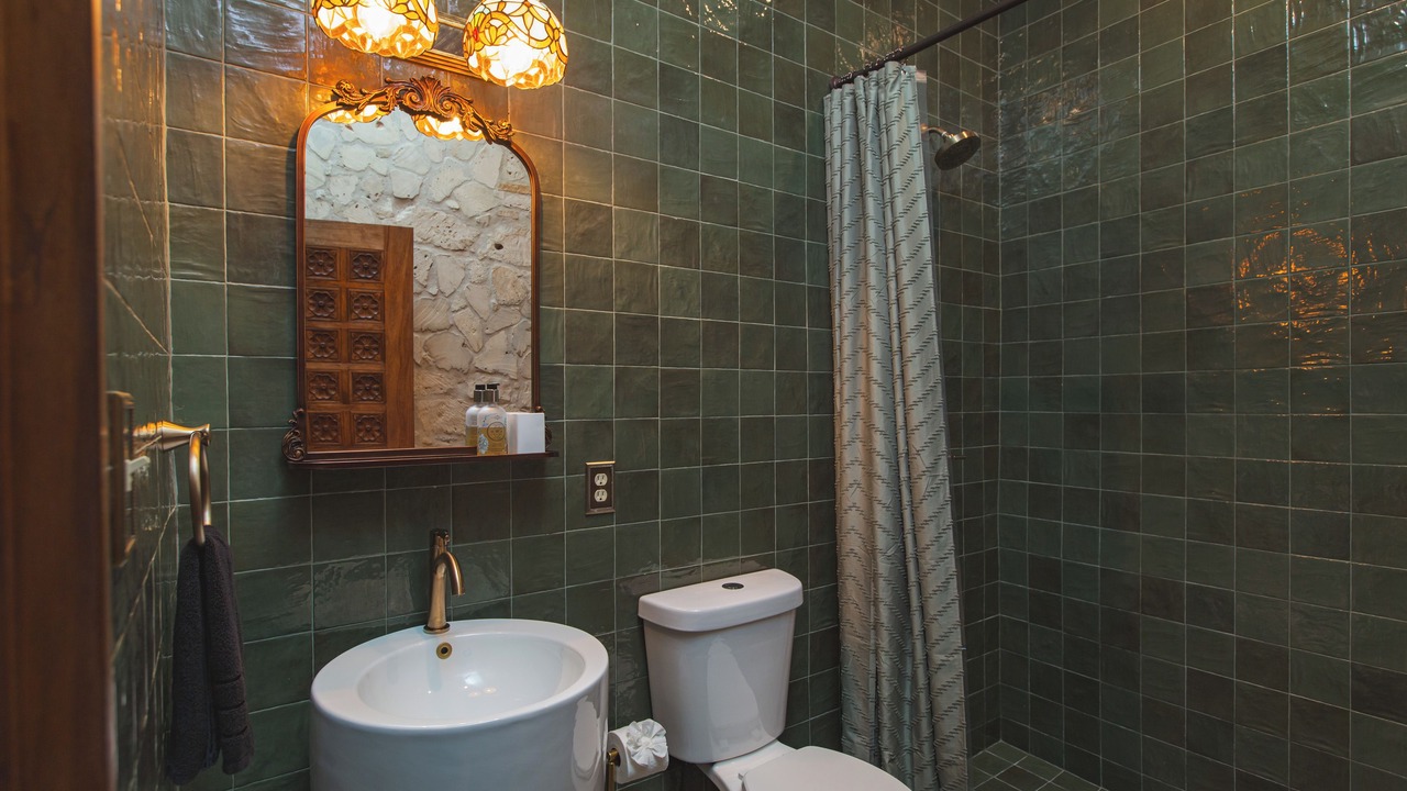 Photo of Bathroom in Estate East Street
