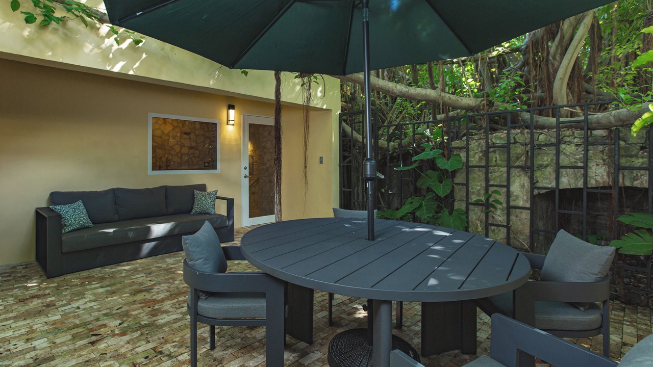 Photo of Outdoor in Estate East Street