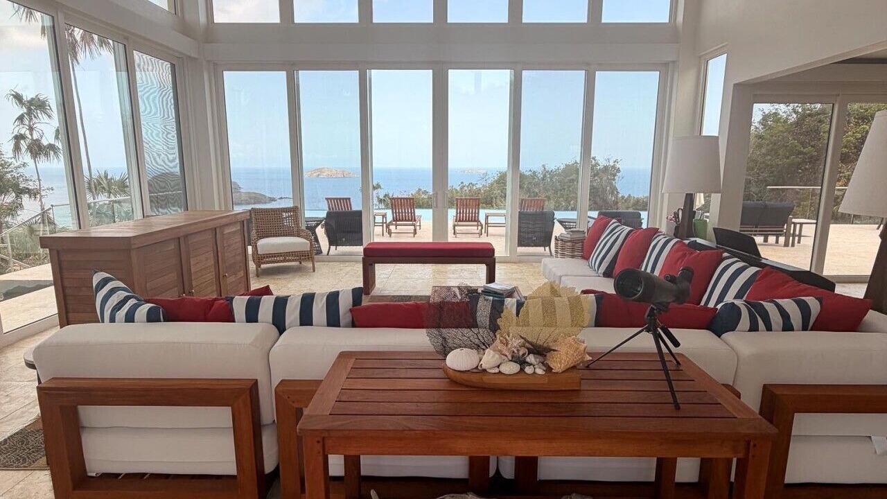 Photo of Livingroom in Estate Little Saint Thomas