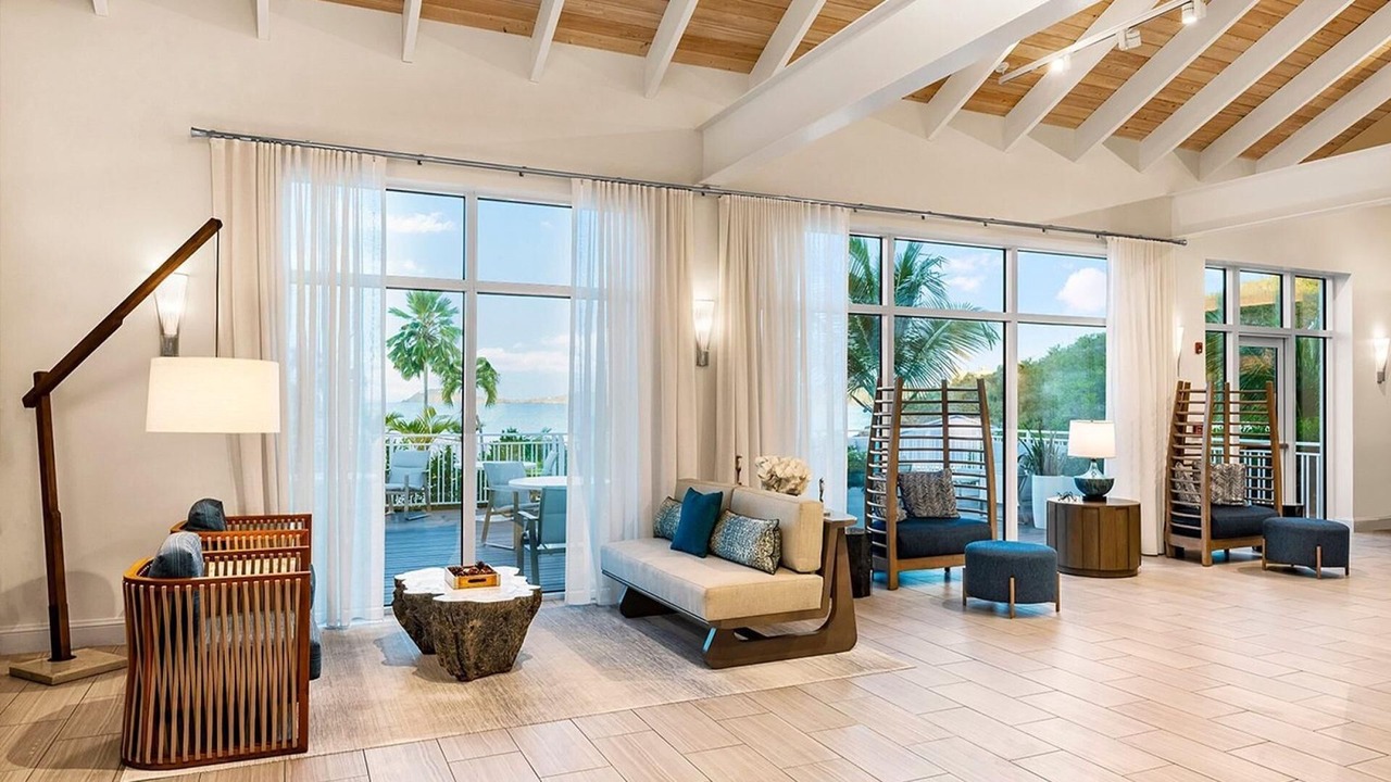 Photo of Livingroom in Estate Frenchman Bay