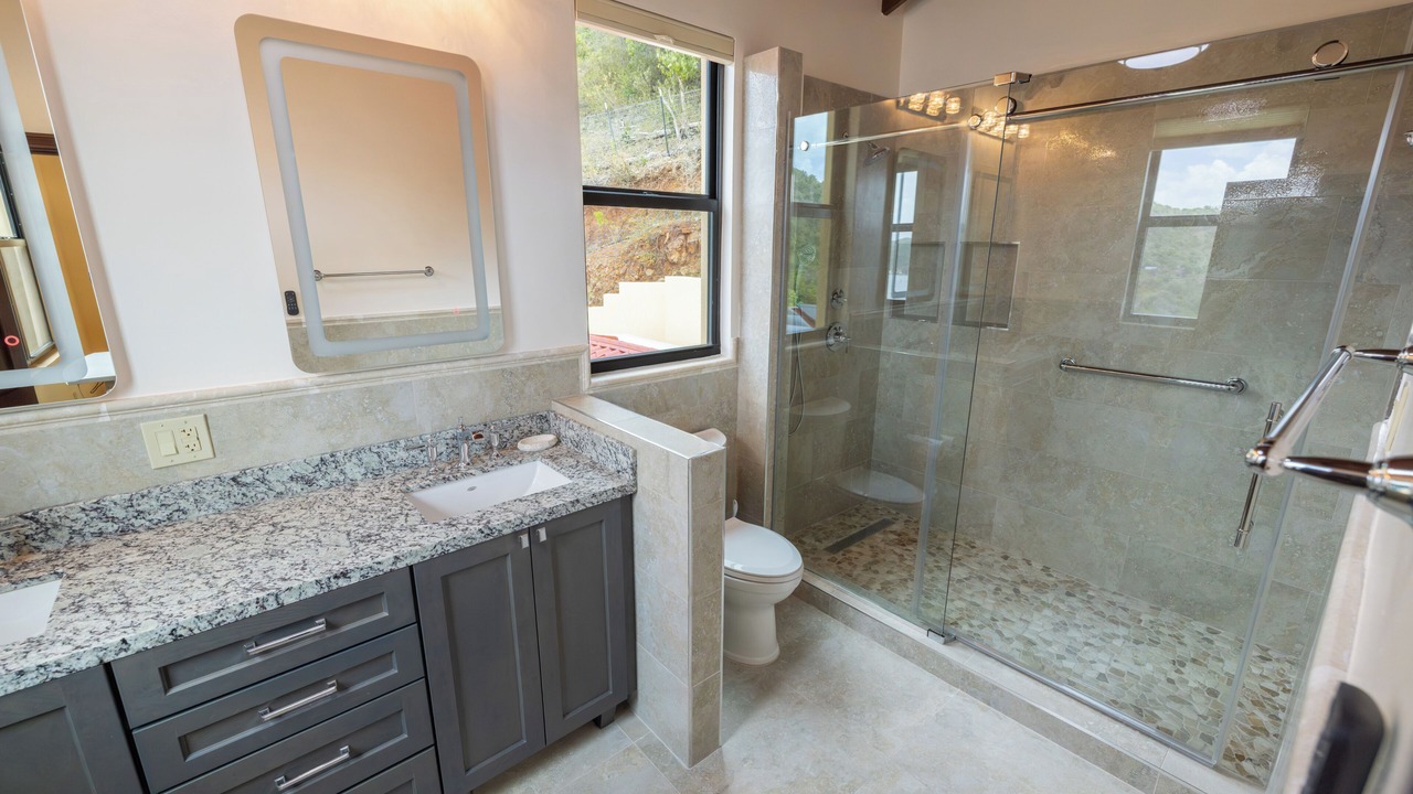 Photo of Bathroom in Estate Hansen Bay
