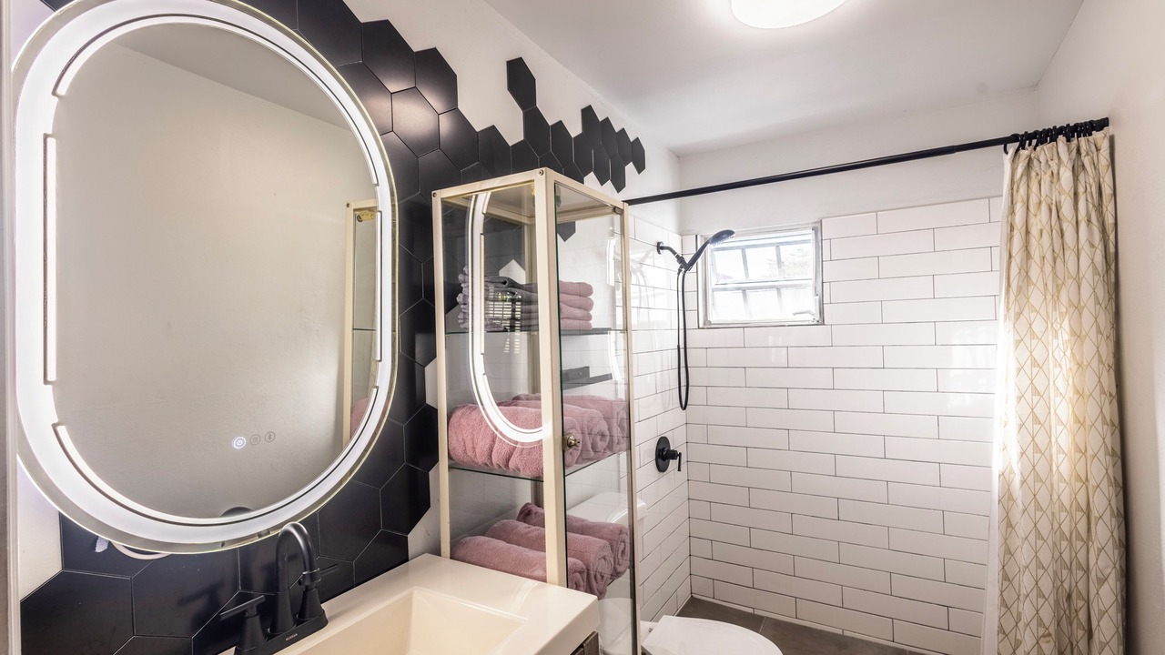 Photo of Bathroom in Estate East Street