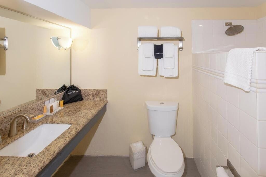 Photo of Bathroom in Estate East Street