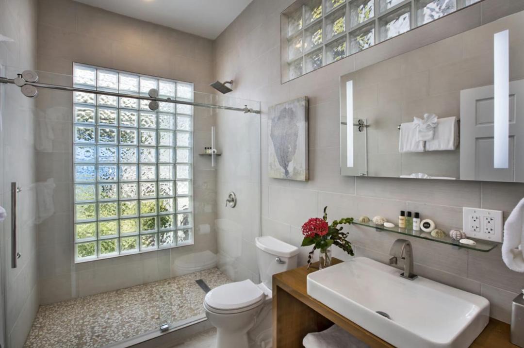 Photo of Bathroom in Estate Peterborg