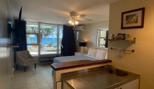 Deluxe Double Room with Balcony and Sea View
