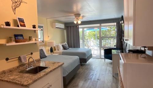 Deluxe Double Room with Balcony and Sea View