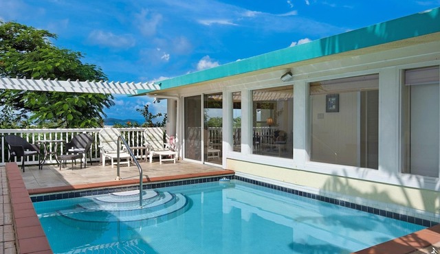 Private Pool villa. Walk to Sapphire Beach in St. Thomas