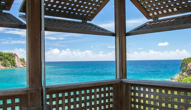 Oceanfront Villa W/Pool & Stunning Bay Views! in Saint John